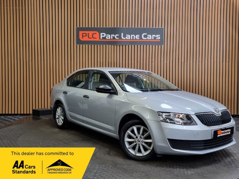 2013 Skoda Octavia 1.2 TSI S Hatchback 5dr - ONLY 40000 MILES - 10 SERVICES -